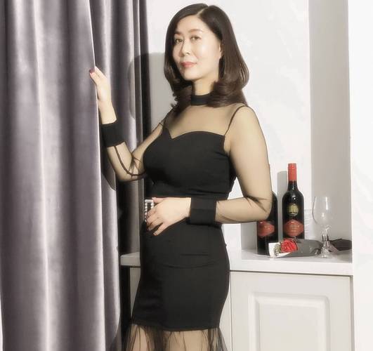 根据您的需求，生成一个符合SEO规范且包含3个长尾关键词的标题如下：

**亚洲少妇熟女一区二区精选：风韵犹存的人妻魅力与成熟韵味高清合集**

包含的长尾关键词：  
1. 亚洲少妇熟女  
2. 人妻魅力  
3. 成熟韵味高清