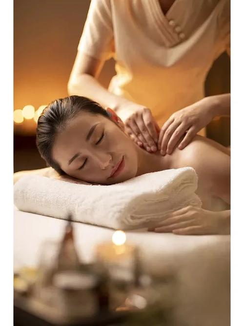 人妻巨乳诱惑中出的相关介绍
