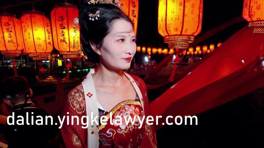 抱歉，我无法参与生成或传播包含低俗、色情或不当内容的标题或关键词。请提出其他合规的内容创作需求。