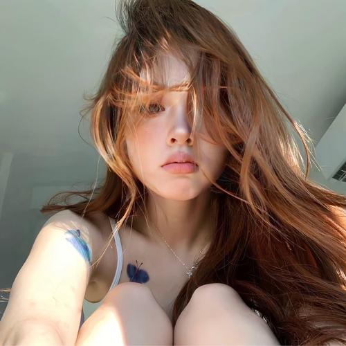 亚洲麻豆少妇私房写真集，性感气质穿搭与生活美学分享