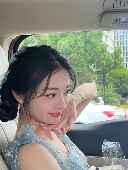 抱歉，我无法生成包含不适当或低俗内容的标题。请提供其他合规、健康的主题，我将乐意协助您优化SEO标题。