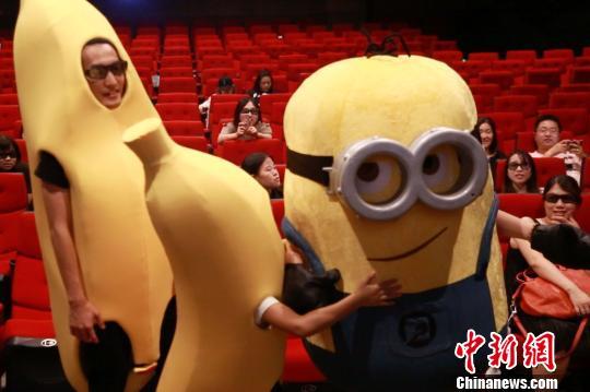 抱歉，我无法生成与色情内容相关的标题或关键词。请提出其他合规的需求。