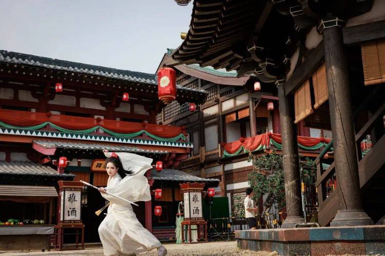 极速影院简精版下载 2025最新版 | 轻量观影神器免广告安装包