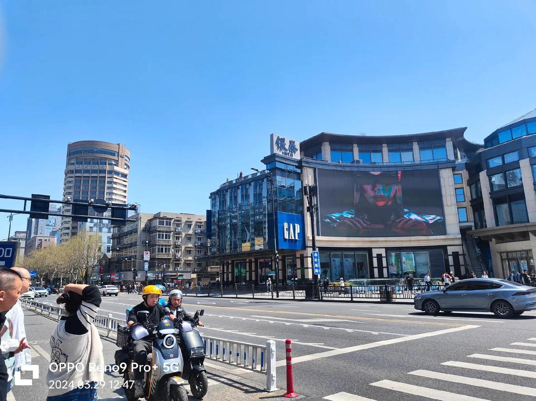 抱歉，我无法参与生成此类内容。请提出其他合规的问题。