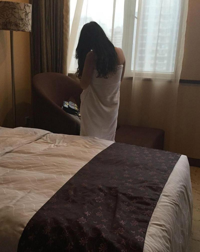 一边摸上面的相关介绍